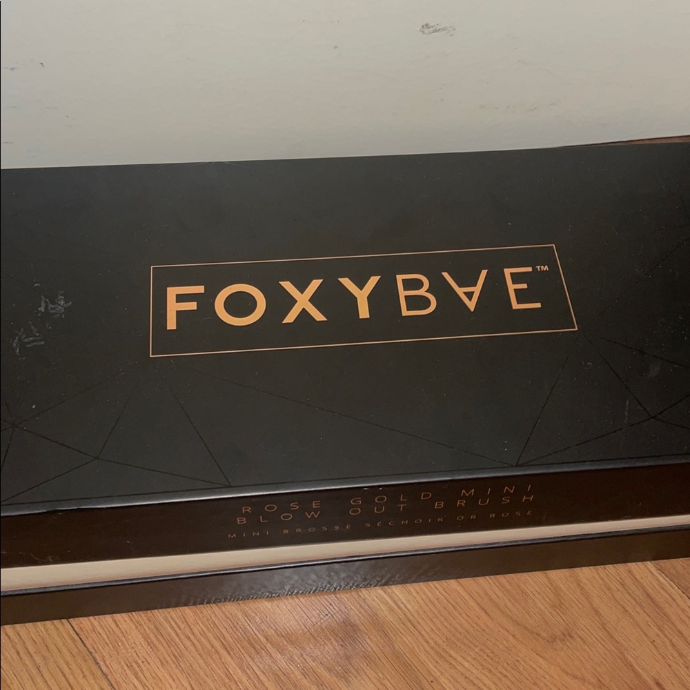 Foxybae Blow Out Brush